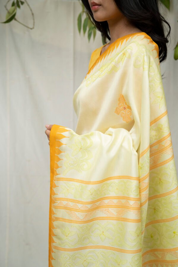 Artisanal Handwoven Mulberry Silk Saree – Soft, Lustrous, Ethereal - Image 2